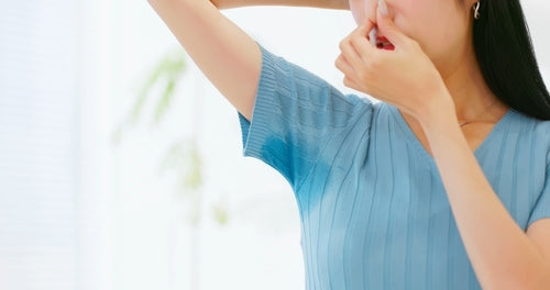 【臭狐多汗症】體臭成因是什麼？臭狐解決方法有哪些？